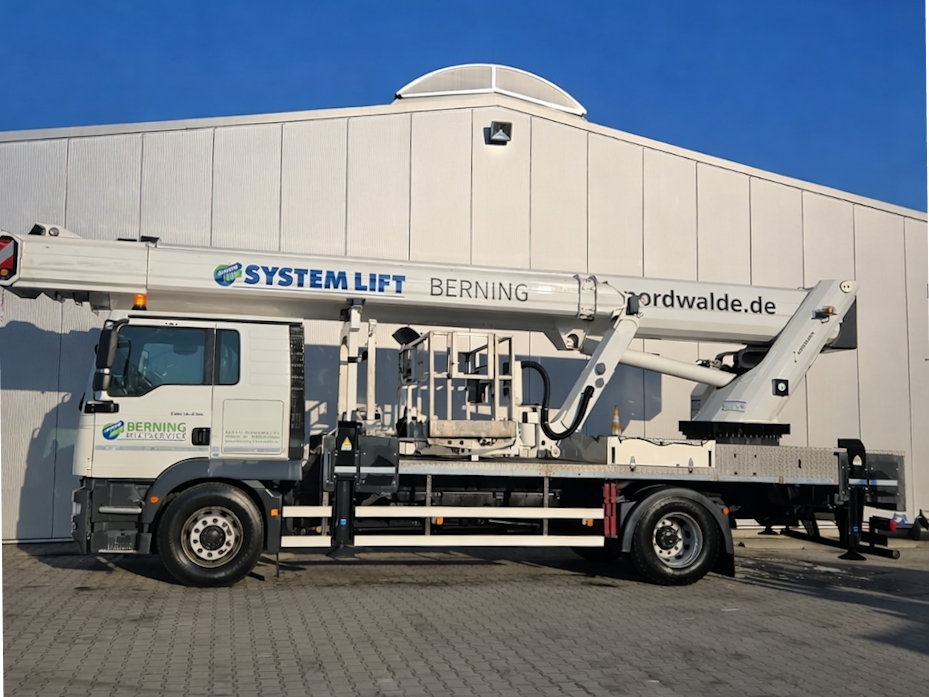 BILDER/LKW-BUEHNEN/T 480/Berning Mietservice_Ruthmann T480_1.jpg